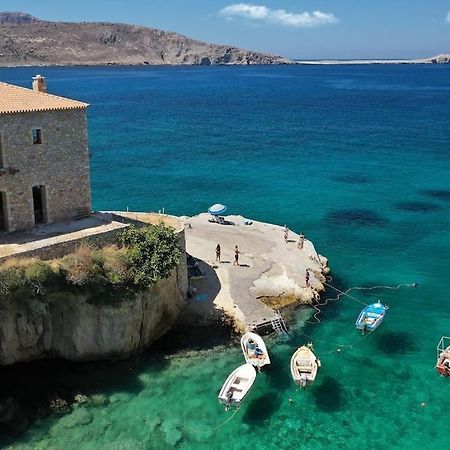 Cozy Cliff Tower W/ Breathtaking Sea Views Villa Agios Georgios Minas ภายนอก รูปภาพ